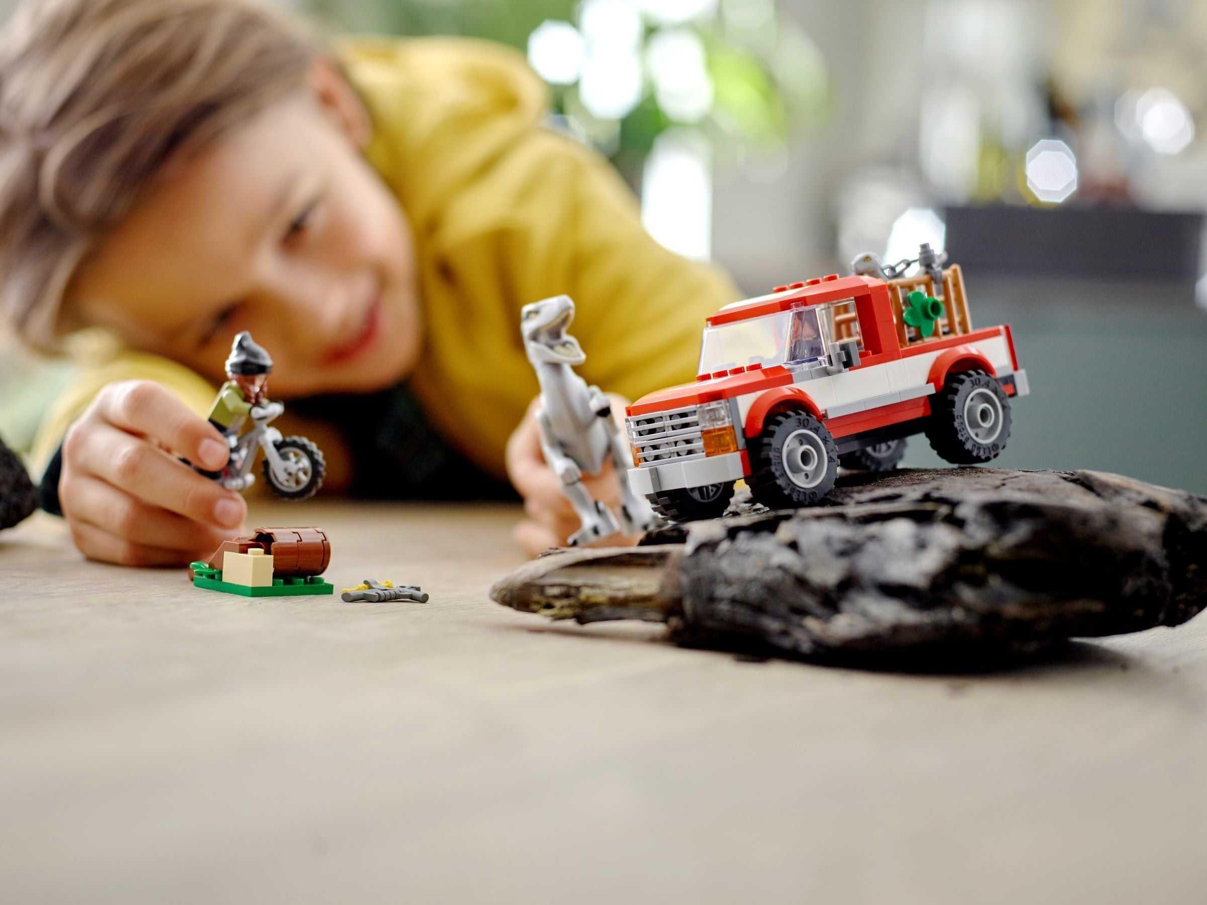 LEGO® Jurassic World 76946 Blue & Beta in der Velociraptor-Falle - 181 Teile